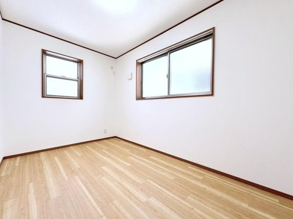 藤沢市高倉の中古一戸建の洋室