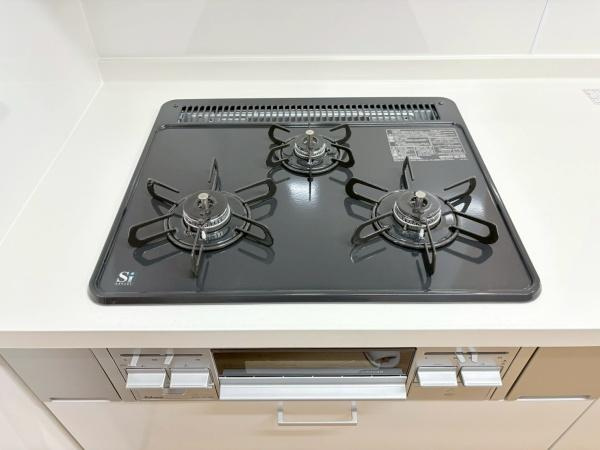 藤沢市高倉の中古一戸建のキッチン