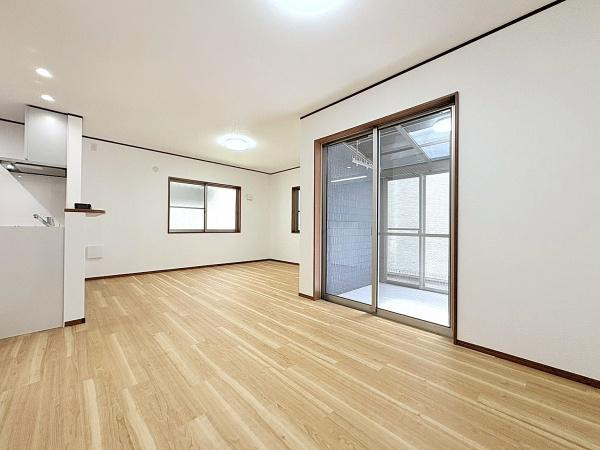藤沢市高倉の中古一戸建の居間・リビング