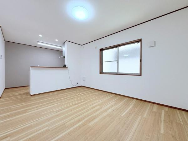藤沢市高倉の中古一戸建の居間・リビング