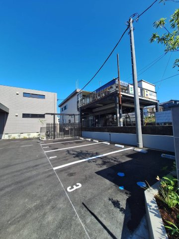 クレールメゾン　凪の駐車場