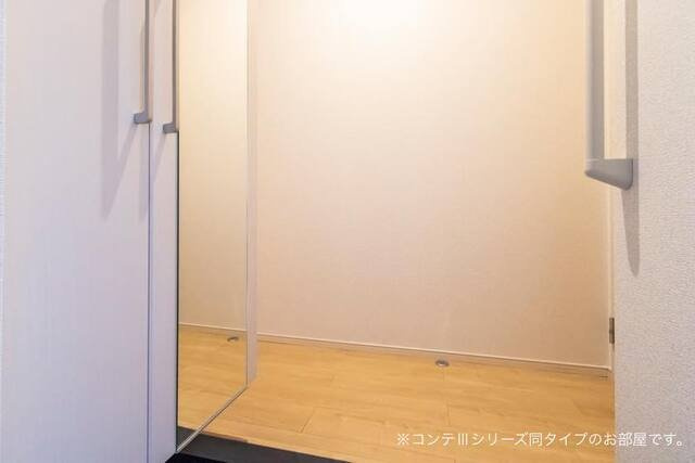 ヒカルサ大宮三橋の玄関