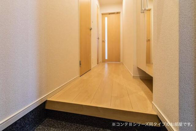 ヒカルサ大宮三橋の玄関