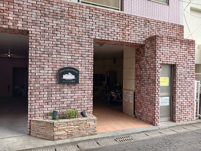 クレスト呉服町のエントランス