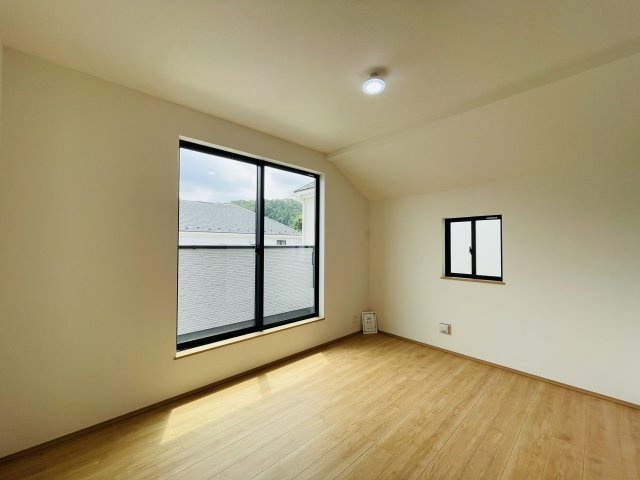 『八王子市新築戸建て』八王子市弐分方町724-5【仲介手数料無料】　１０期の洋室|～仲介手数料無料☆八王子ひなた不動産～八王子市弐分方町　新築戸建て