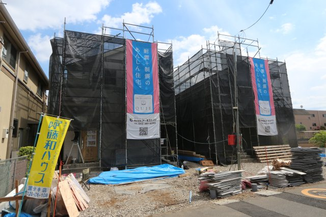 【Cradle garden】国分寺市東戸倉第５の外観|西武国分寺線「恋ヶ窪」歩10分と通勤・通学に便利なだけでなく、前面道路は5.5mのゆとりがあり、お車の出し入れもストレスフリーです。