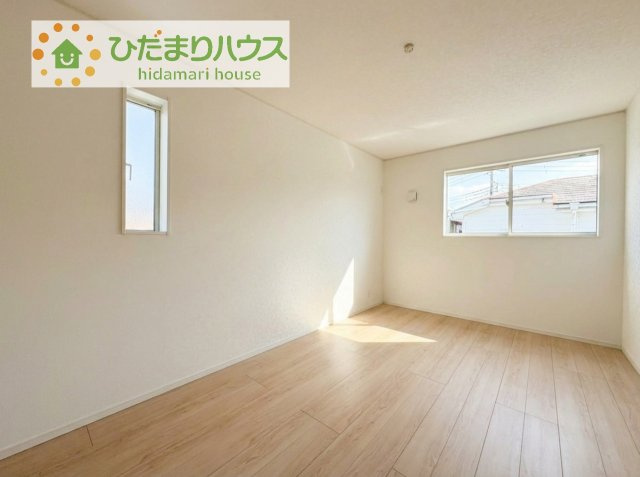 【洋室】 | 取手市宮和田第9　新築戸建　2号棟 | 木の温もりがやさしいフローリング♪