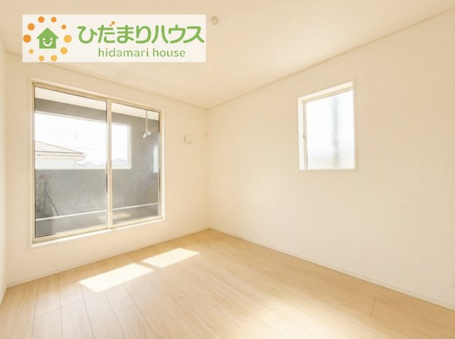 【洋室】 | 取手市宮和田第9　新築戸建　2号棟 | バルコニーに面した明るい洋室☆彡