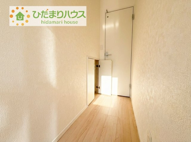 【収納】 | 取手市宮和田第9　新築戸建　2号棟 | 掃除機や買い溜めしたい日用品をしまうのに便利です！