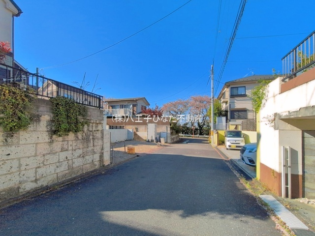 『八王子市新築戸建て』八王子市丸山町13-7【仲介手数料無料】の前面道路含む現地写真|～仲介手数料無料☆八王子ひなた不動産～八王子市丸山町　新築戸建て