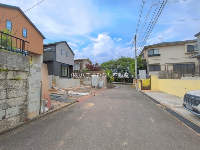 『八王子市新築戸建て』八王子市丸山町13-7【仲介手数料無料】の前面道路含む現地写真|～仲介手数料無料☆八王子ひなた不動産～八王子市丸山町　新築戸建て
