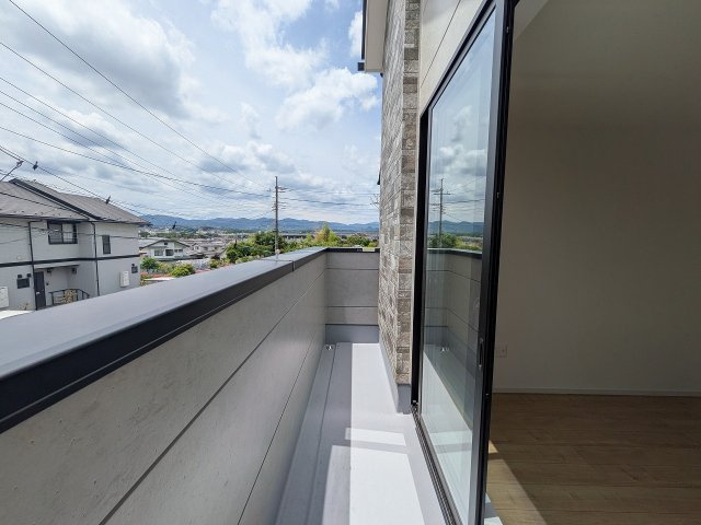 八王子市　楢原町　新築一戸建て　３期のバルコニー|～南向きで陽当たりの良いバルコニー　洗濯物がよく乾きそうです～