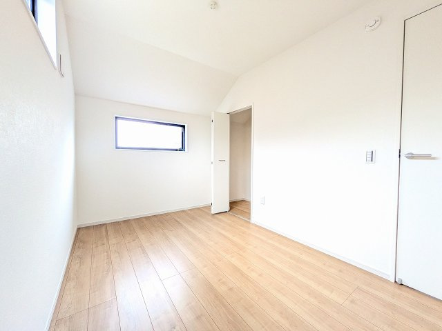 八王子市　楢原町　新築一戸建て　３期の収納|～収納力の高いクローゼット完備～