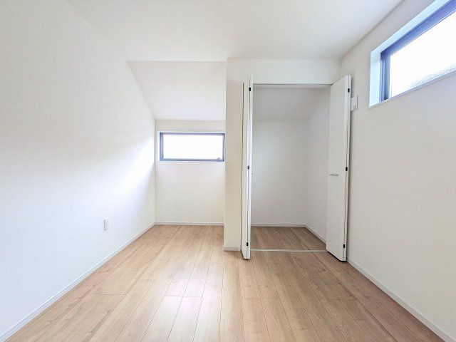 八王子市　楢原町　新築一戸建て　３期の収納|～収納力の高いクローゼット完備～
