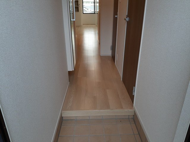 コンフォール・アイリスの玄関