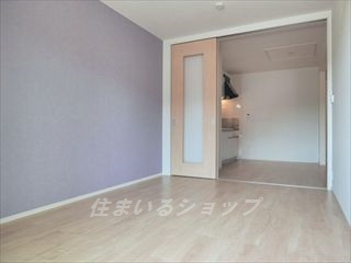 広島市安佐北区深川１丁目のアパートの居間・リビング