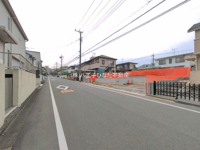 祝成約済み　八王子市　めじろ台　新築戸建て　の前面道路含む現地写真|～仲介手数料無料☆八王子ひなた不動産～八王子市めじろ台　新築戸建て
