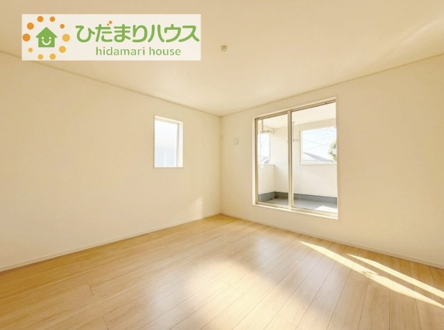 【寝室】 | 取手市宮和田第9　新築戸建　1号棟 | 広めの主寝室は、ベッドの他にもパソコンデスクやドレッサーなども置けちゃいます(*^-^*)