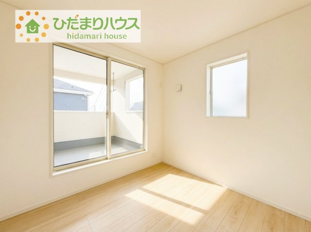 【洋室】 | 取手市宮和田第9　新築戸建　1号棟 | 窓が多く、明るい空間を演出してくれます(*^^*)