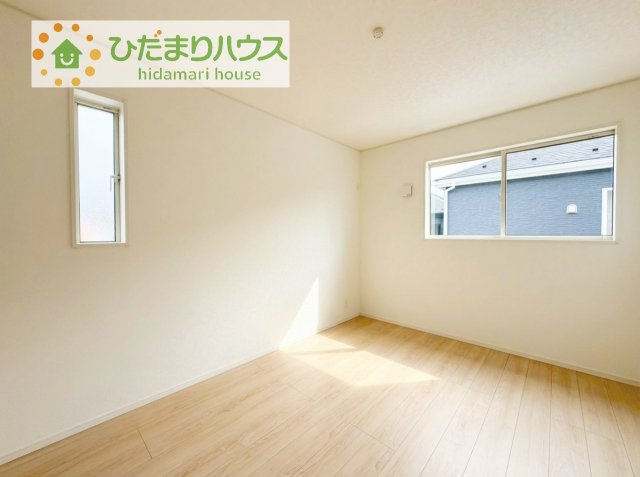 【洋室】 | 取手市宮和田第9　新築戸建　1号棟 | 机にベットを置けば子供部屋の完成です！