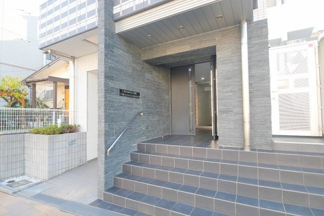 PREMIUM　CUBE　横浜反町の外観