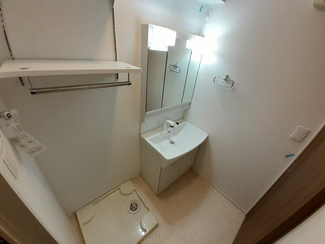 セレーノ東生駒Ｃの洗面所|使いやすい洗面所です