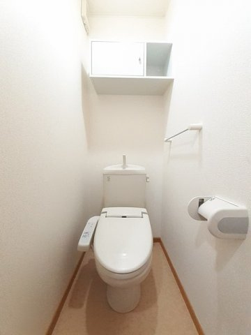 ヴェル　ドゥーラ　Ⅲのトイレ|ゆったりとした空間のトイレです