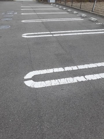 ポワールⅠの駐車場|駐車場に車を止められます