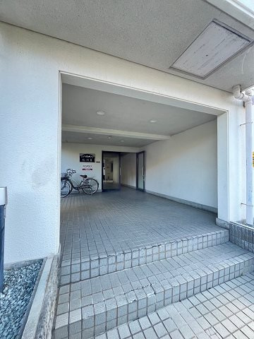 ロイヤルメゾン仁川Ⅱのエントランス