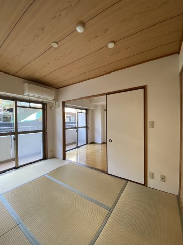 パールハイツ荒田の和室