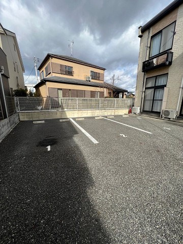 レオパレスGLANZ　OBERの駐車場|駐車場があります