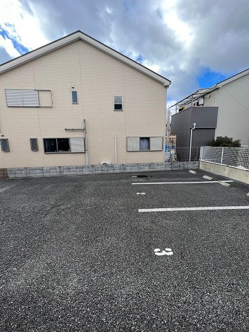 レオパレスGLANZ　OBERの駐車場|駐車場に車を止められます