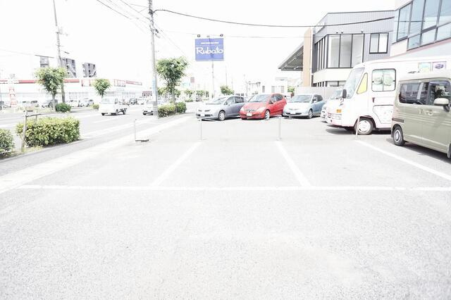岡山市北区今１丁目の事務所の駐車場| 