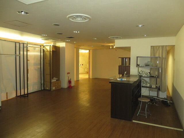 岡山市北区駅元町の店舗一部のロビー| 