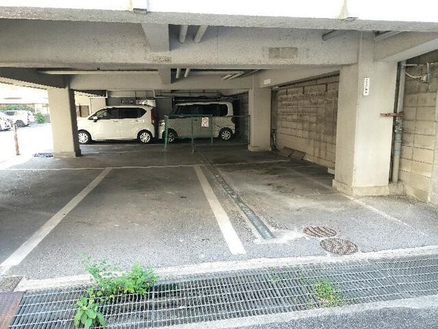 岡山市北区内山下２丁目の事務所の駐車場|１Ｆ屋根付き駐車場（単独） 