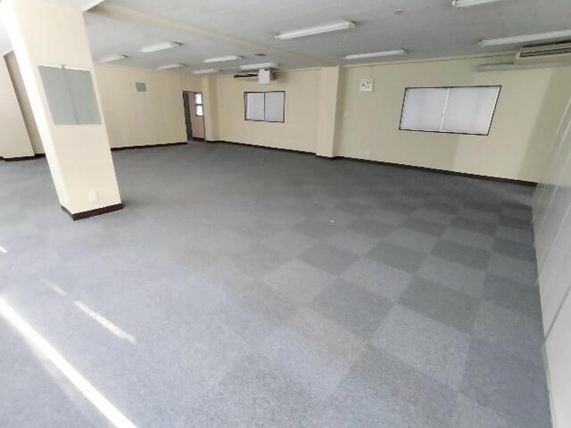 岡山市北区内山下２丁目の事務所のロビー| 