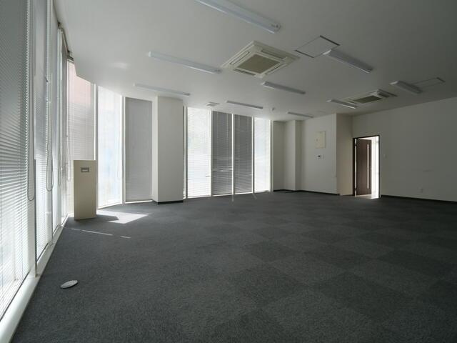 岡山市北区表町１丁目の店舗事務所のロビー| 
