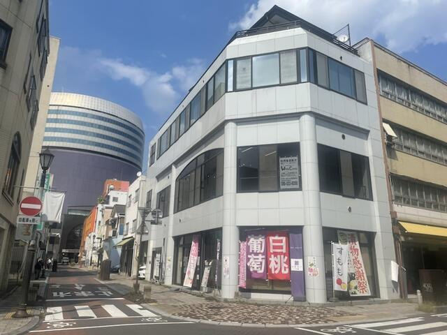 岡山市北区表町１丁目の店舗一部