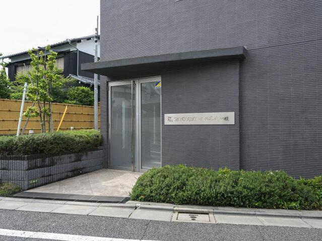 スカイコート世田谷代田橋のエントランス