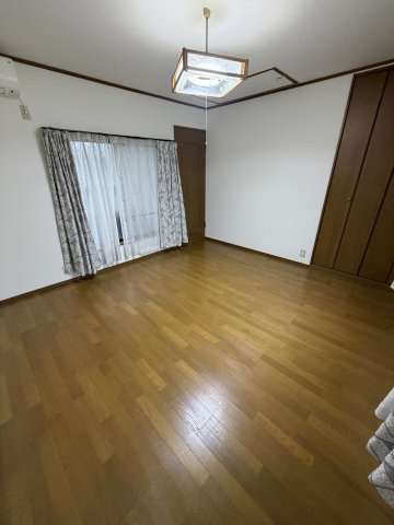 大田町8丁目戸建ての居間・リビング