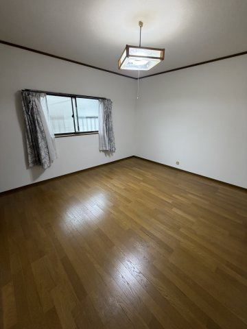 大田町8丁目戸建ての寝室