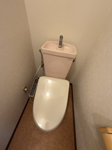 大田町8丁目戸建てのトイレ
