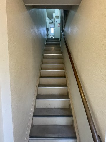 川瀬マンション弐番館のエントランス