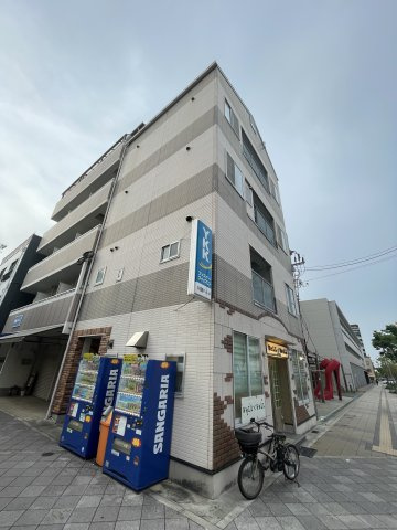 川瀬マンション弐番館の外観