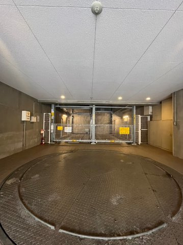 RIDGE北堀江（旧ルクレ北堀江）の駐車場