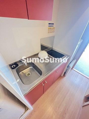レオパレス阪急塚口のキッチン|コンパクトなキッチンで掃除もラクラク
