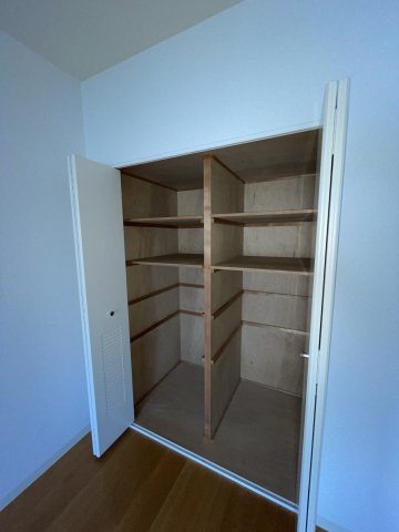 グリーンヒルズ鷹取2号棟の収納