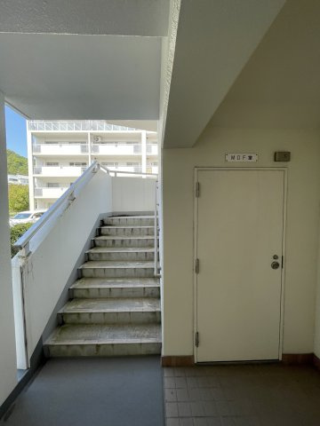 グリーンヒルズ鷹取2号棟の外観