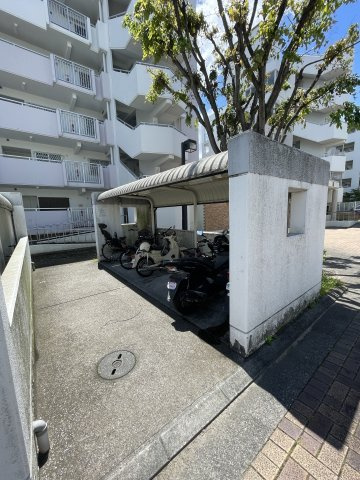 グリーンヒルズ鷹取2号棟の外観
