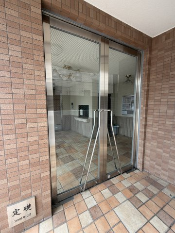 テルマ下祗園のエントランス